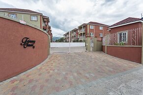 New Kingston Guest Apt at Fairway