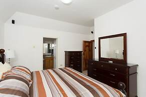 New Kingston Guest Apt at Fairway