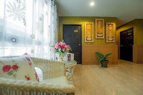Full House Khaosan - Hostel