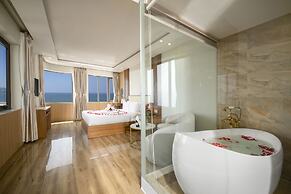 7 Seven Sea Hotel