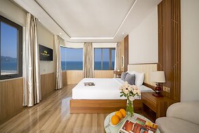 7 Seven Sea Hotel