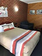 The Elms Motor Inn