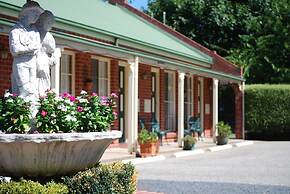 The Elms Motor Inn