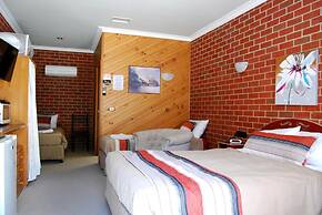 The Elms Motor Inn