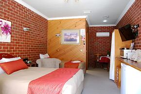 The Elms Motor Inn