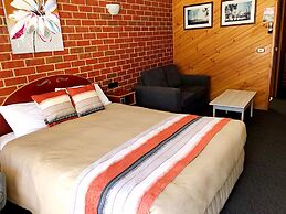The Elms Motor Inn