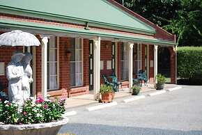 The Elms Motor Inn