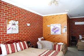 The Elms Motor Inn