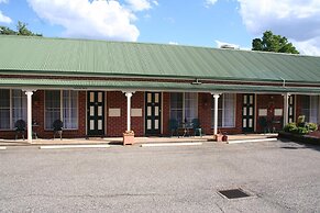 The Elms Motor Inn
