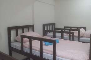 First Inn On Nut - Hostel