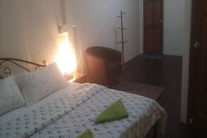 First Inn On Nut - Hostel