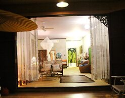 Bang Luang House