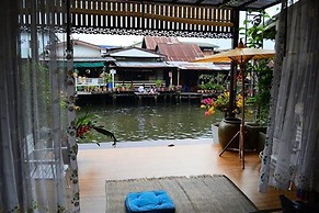 Bang Luang House