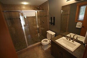 Carmel Beach Private Lodges