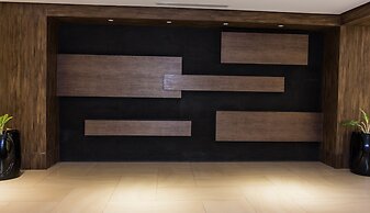 CSuites at 8 Newtown Residences