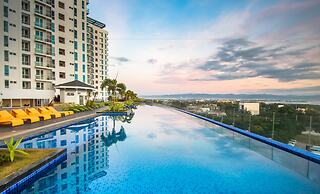 CSuites at 8 Newtown Residences