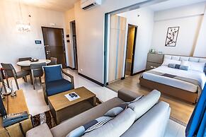 CSuites at 8 Newtown Residences