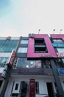 Bloommaze Boutique Hotel