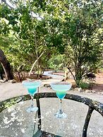 Rock and Sea Resort