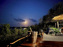 Rock and Sea Resort