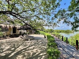Rock and Sea Resort