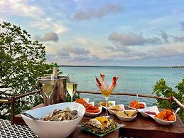 Rock and Sea Resort