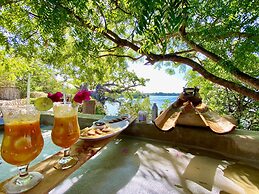 Rock and Sea Resort