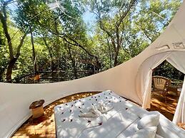 Rock and Sea Resort