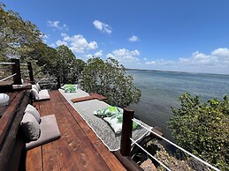 Rock and Sea Resort