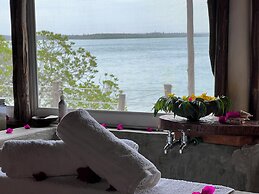 Rock and Sea Resort