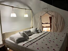 Rock and Sea Resort