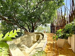 Rock and Sea Resort