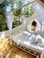 Rock and Sea Resort