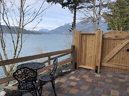 The Lodge on Harrison Lake