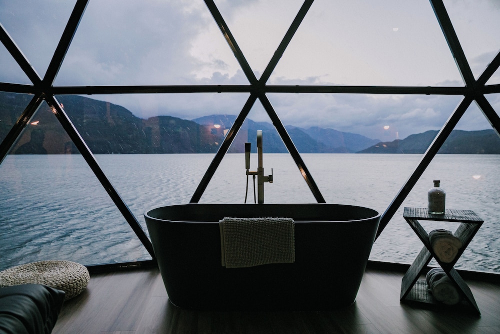 The Lodge on Harrison Lake