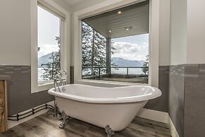 The Lodge on Harrison Lake