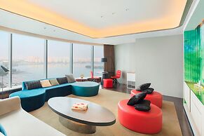 W Suzhou