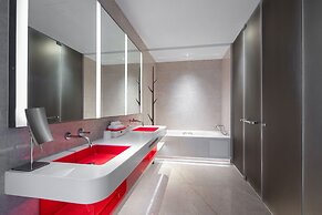 W Suzhou