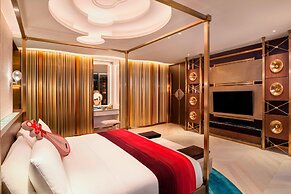 W Suzhou