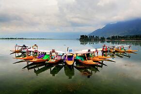 Country Inn & Suites By Radisson Jammu