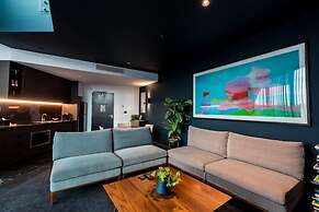 Eatons Hill Hotel