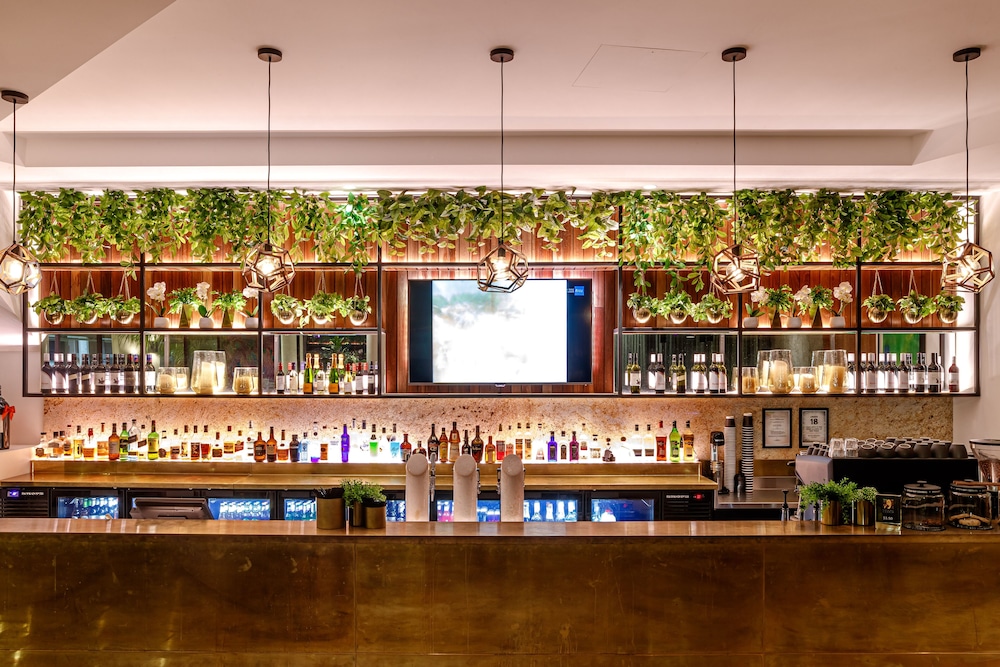 Eatons Hill Hotel