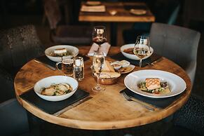 Hall Farm Hotel & Restaurant