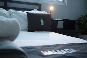 Nomada Urban Beach Hostel - Adults Only