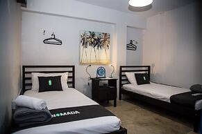 Nomada Urban Beach Hostel - Adults Only