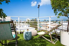 Nomada Urban Beach Hostel - Adults Only