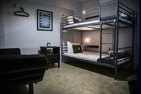 Nomada Urban Beach Hostel - Adults Only