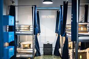 Nomada Urban Beach Hostel - Adults Only