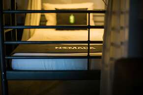 Nomada Urban Beach Hostel - Adults Only