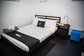 Nomada Urban Beach Hostel - Adults Only
